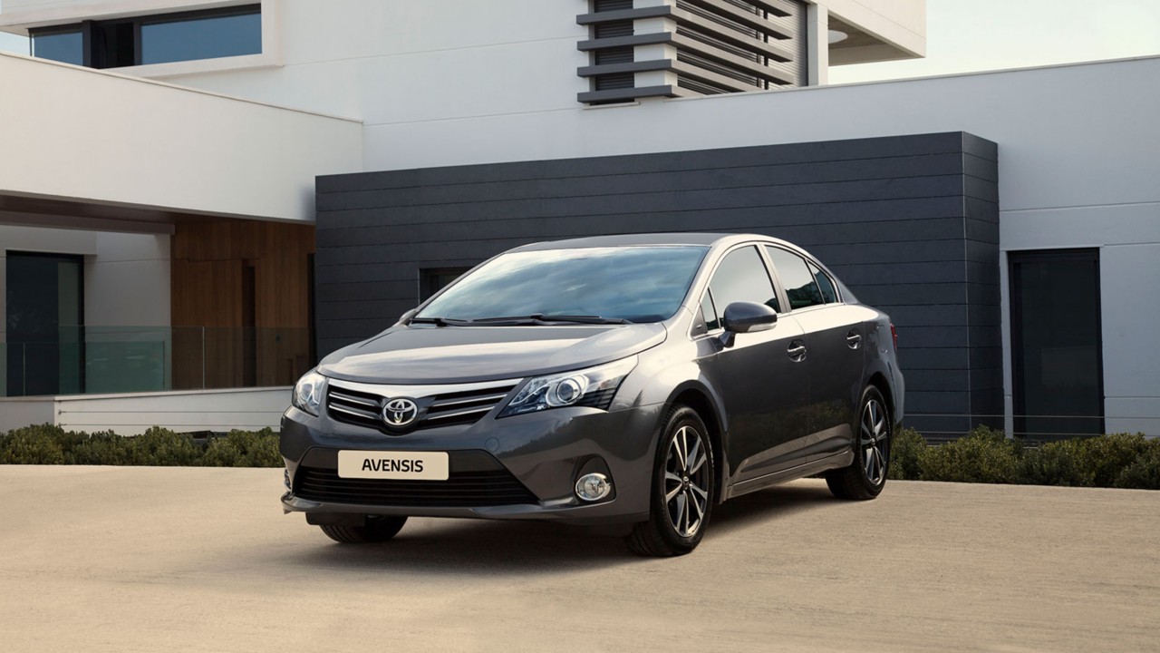 Toyota Avensis gris oscuro