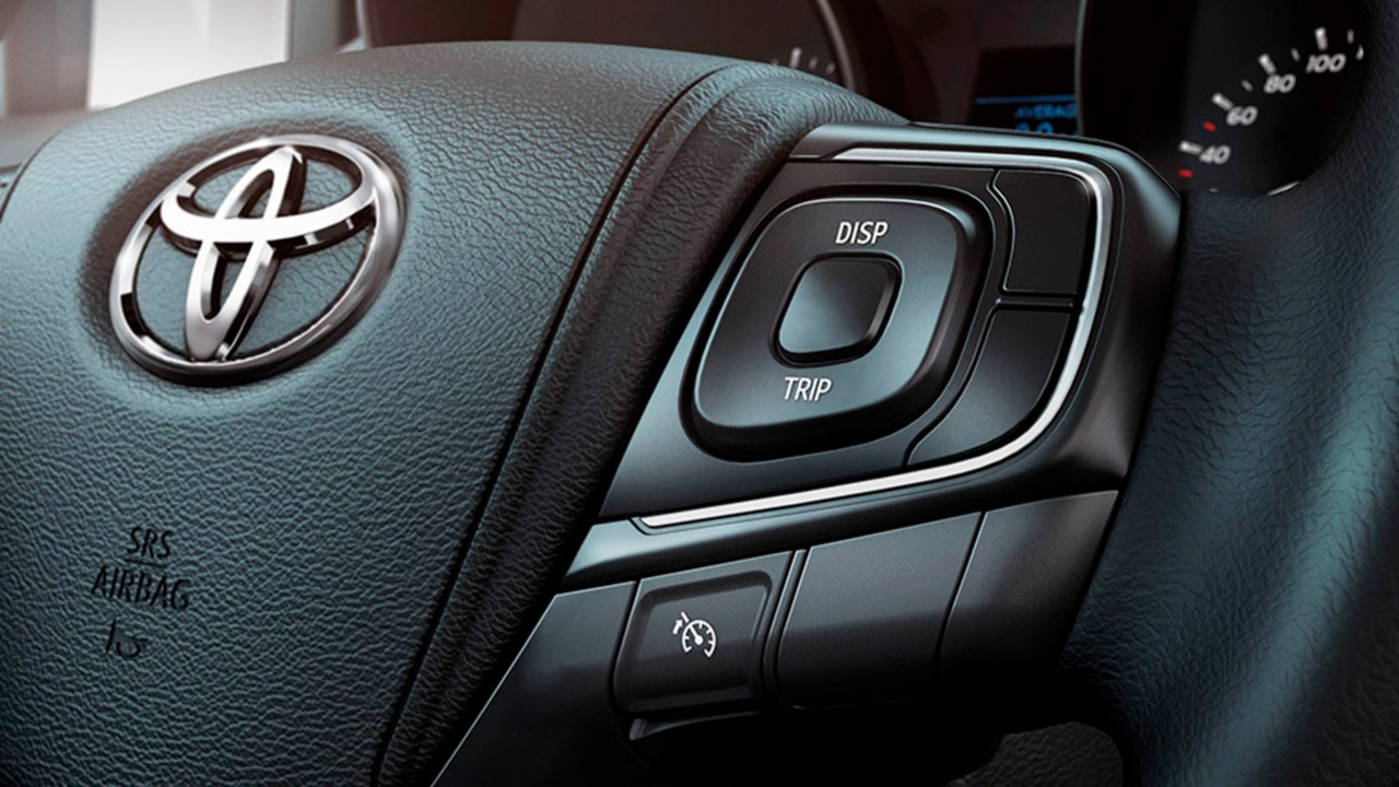 Control multimedia volante Toyota Avensis