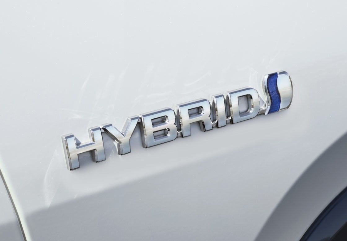toyota-corolla-hatchback-2019-technology-hybrid