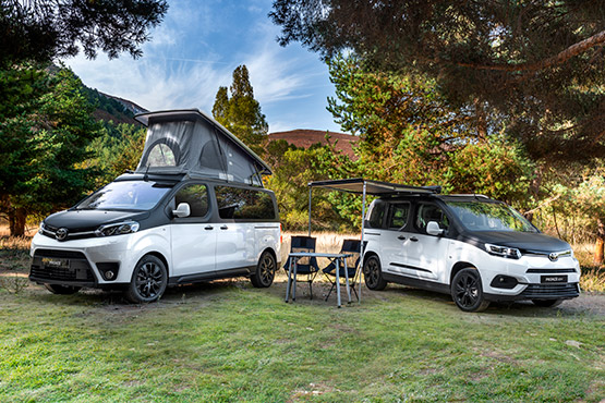 Camper de Toyota en la montaña