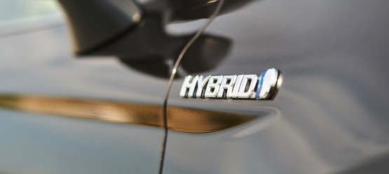 Coche empresa Toyota híbrido eléctrico