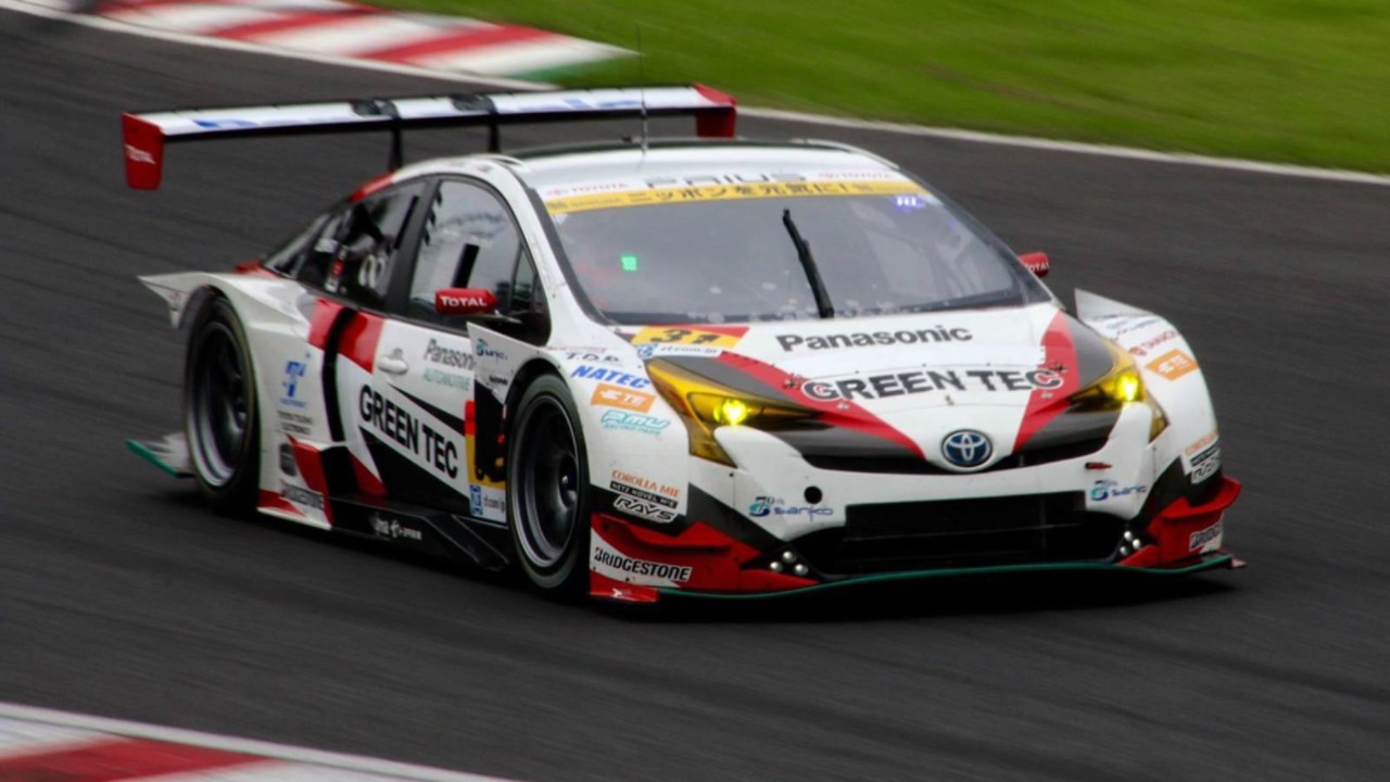 Toyota-Prius-GT300-2016_1