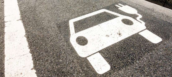 Dónde puedes cargar tu híbrido enchufable Toyota