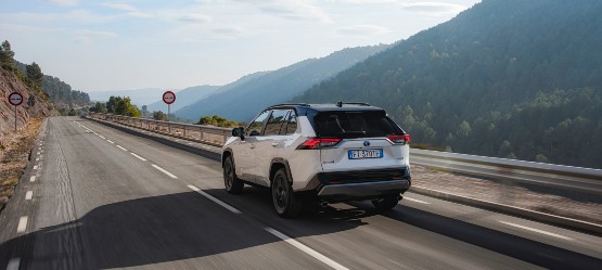 Cómo funciona el control de crucero Toyota