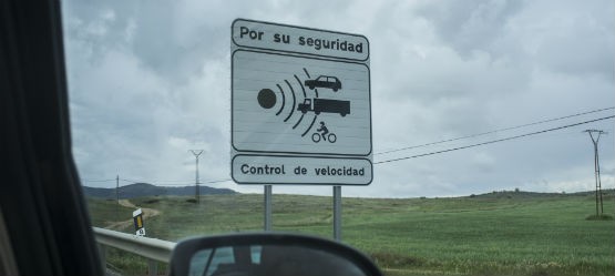 Los radares controlan la velocidad a la que circulamos