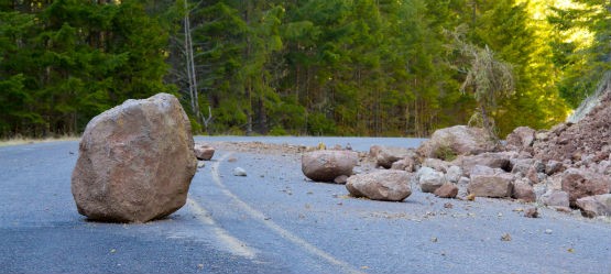 Reaccionar obstáculo carretera