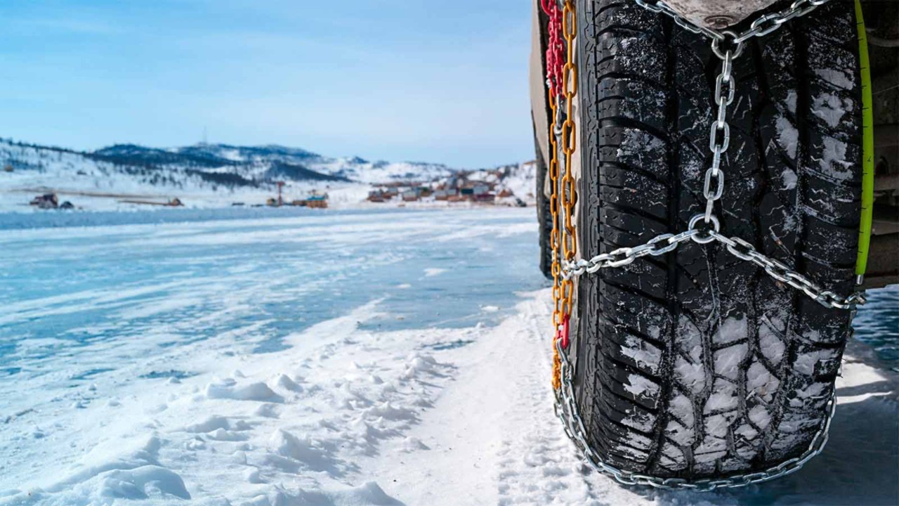 como-poner-cadenas-nieve-toyota